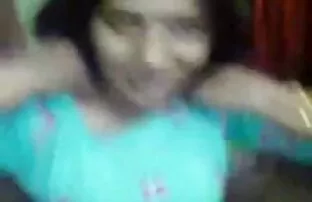 Kami bertiga, Ibu menukar seks. seks dengan bantal