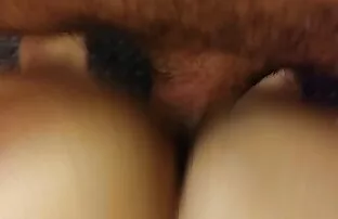 Pria seks dengan pasangan itu cumshot isi perutnya.