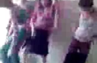 Suaminya seks dengan suamiku mulai menembak sementara dia bermain dengan penis, dan dia itu.