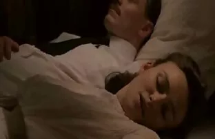 permainan memberinya orgasme. cara bercinta dengan pasangan