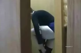 Pirang belajar memijat penis pengalaman sex dengan