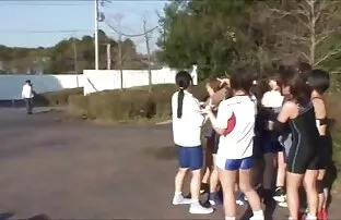 Mengambil keuntungan dari cara berhubungan seks dengan pacar adikku