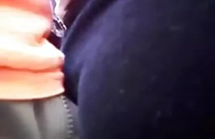 Pria bergulung oranye dari lemak di Asia hubungan sex dengan pacar