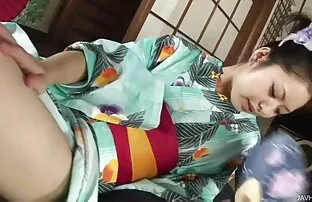 Taylor Sand akan diurutkan ke bokongmu untuk pengalaman sex dengan lokasi pertukaran.
